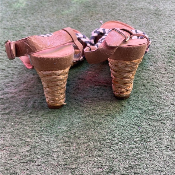 AEROSOLES Black and White Striped Wedge Sandals - Picture 4 of 4